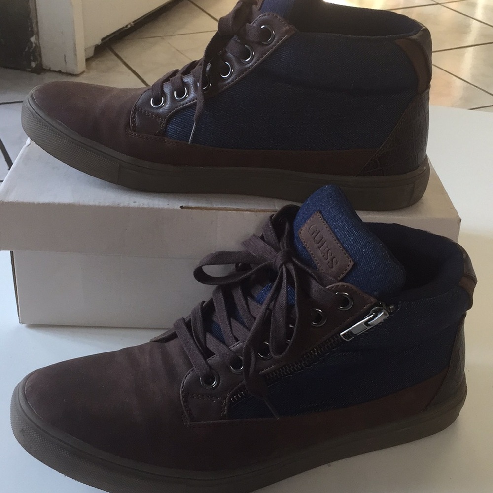 GUESS Sneakers - Picture 2 of 5